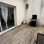 Maison T3 Avec Extérieur 5 Couchages, 3 Lits, 2 Chambres, Bordeaux à 10min, Tram C à 200m, Parc Jeux Enfants *