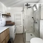 Maison T3 Avec Extérieur 5 Couchages, 3 Lits, 2 Chambres, Bordeaux à 10min, Tram C à 200m, Parc Jeux Enfants Casa de Férias Le Bouscat