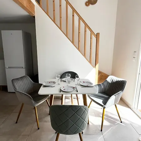 Maison T3 Avec Exterieur 2 Chambres, 5 Couchages, 3 Lits, Bordeaux A 10min, Tram C A 200m, Parc Jeux Enfants