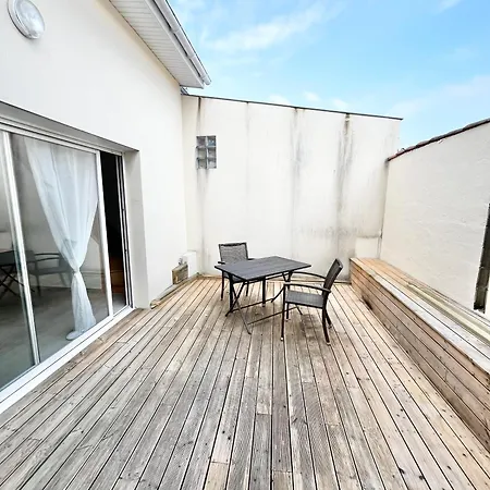 Maison T3 Avec Exterieur 2 Chambres, 5 Couchages, 3 Lits, Bordeaux A 10min, Tram C A 200m, Parc Jeux Enfants *