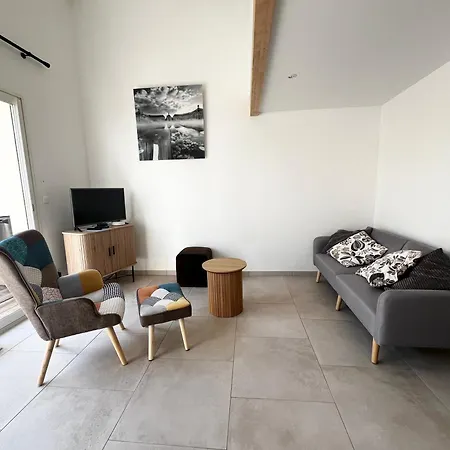 Maison T3 Avec Exterieur 5 Couchages, 3 Lits, 2 Chambres, Bordeaux A 10min, Tram C A 200m, Parc Jeux Enfants 度假居 *